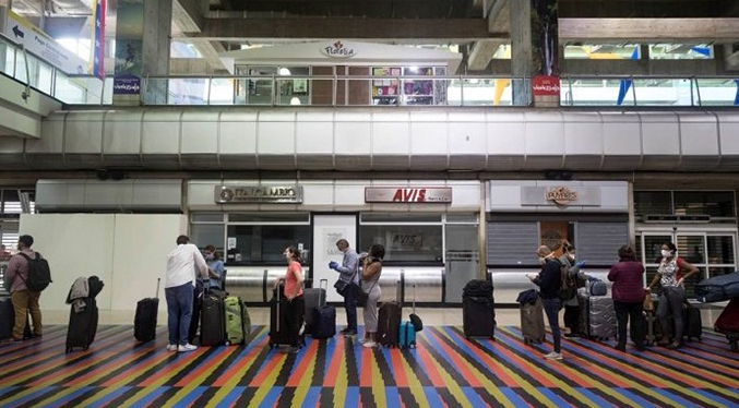 Agencias de viajes denuncian venta de boletos migratorios irregulares