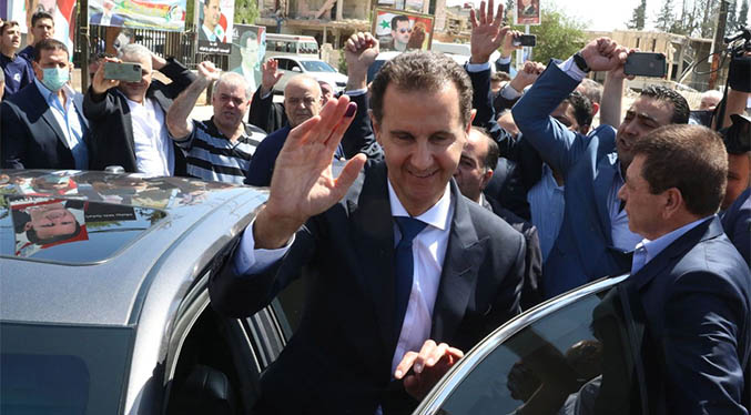 Al Asad jura su cargo como presidente de Siria por cuarta vez
