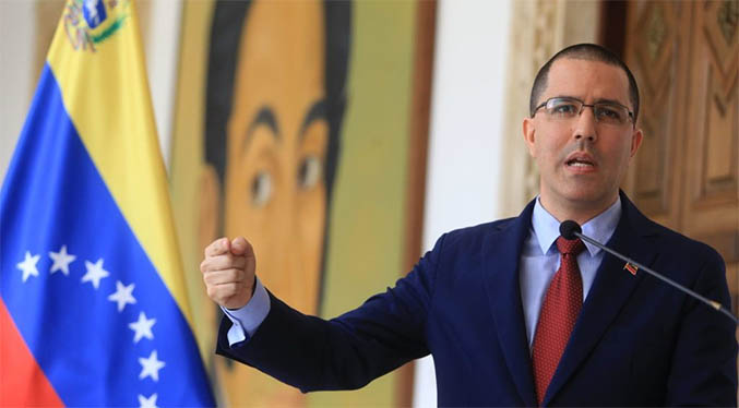 Venezuela tacha a Duque de «cínico» por acusarle de albergar a guerrilleros