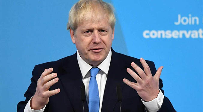 Boris Johnson llama a cautela ante levantamiento de restricciones