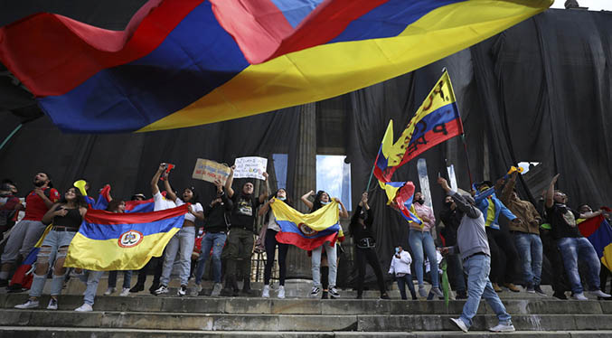 Colombia conmemora su independencia entre protestas e instalación del Congreso
