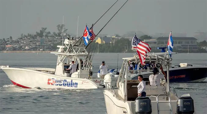 Con retraso y solo cuatro botes, parte de Miami la flotilla de apoyo a Cuba