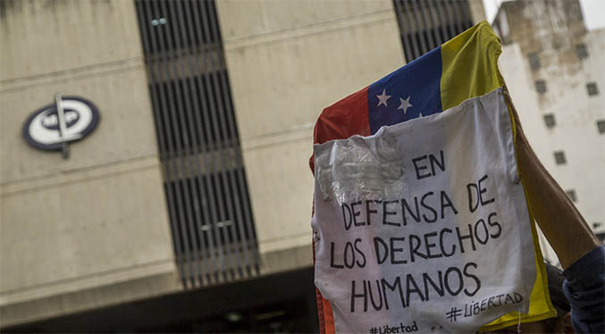 Andrea Santacruz Salazar: Emergencia humanitaria agrava persecución contra defensores de Derechos Humanos