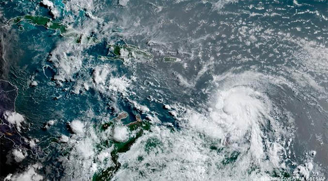 Elsa se debilita y se acerca a República Dominicana como tormenta tropical