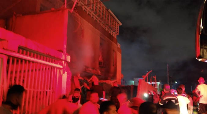 Se registra incendio en una vivienda en el barrio Teotiste de Gallegos de Maracaibo (Fotos+Video)