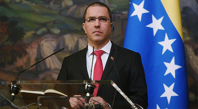 Arreaza pide cesar la «agresión» contra Venezuela