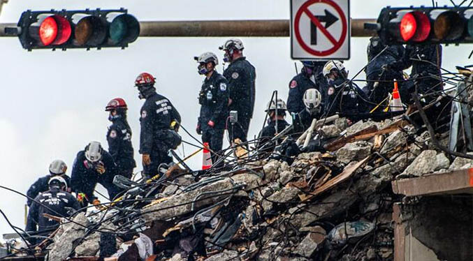 Recuperan otro cuerpo del derrumbe de edificio en Miami y la cifra sube a 79