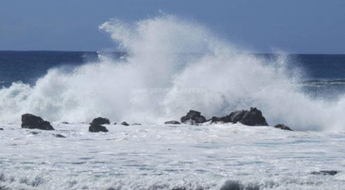 Inameh reporta incremento de oleaje en costas venezolanas