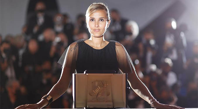 «Titane», de Julia Ducournau, recibe una valiente Palma de Oro en Cannes