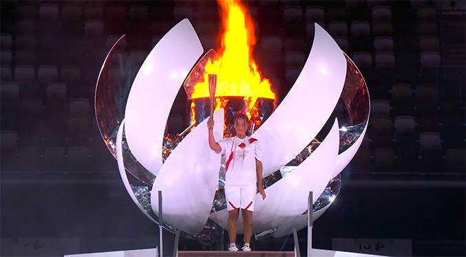 Naomi Osaka encendió el pebetero olímpico de Tokio 2020 en una ceremonia que parecía imposible