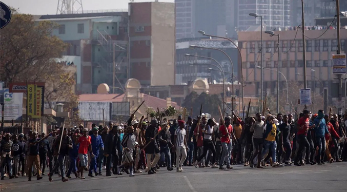 Protestas en Sudáfrica dejan seis muertos y 200 detenidos