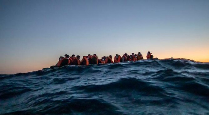 Al menos 43 desaparecidos al naufragar barco precario frente a Túnez