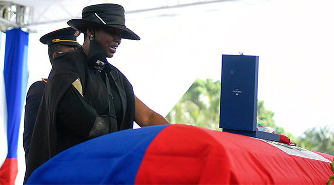 Primera dama de Haití dice que el asesinado presidente fue «traicionado»