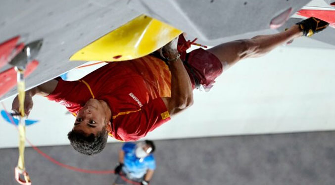 Español entra en la historia con el primer oro olímpico en escalada