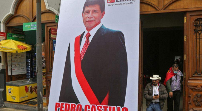 Allanan oficinas de Perú Libre el partido del presidente Castillo