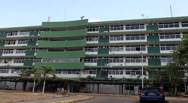 Familiares de pacientes recluidos en el Hospital Central de Maturín denuncian que no tiene agua