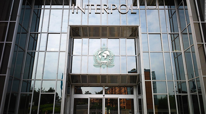 Interpol alerta a los gobiernos de tentativas de fraude con vacunas de COVID