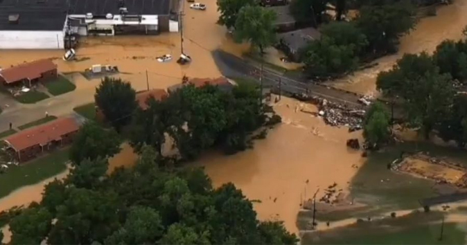 Joe Biden declara «desastre mayor» en Tennessee tras inundaciones