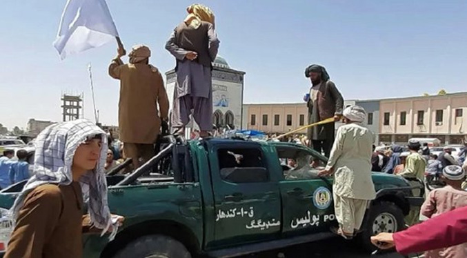 Los talibanes llegan a Kabul