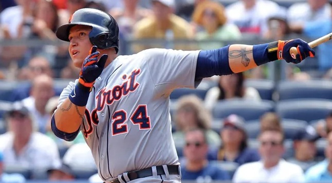 Miguel Cabrera será el primer venezolano en conectar 500 vuelacercas