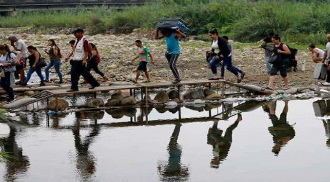 Panamá y Colombia acuerdan el paso de 650 migrantes por día