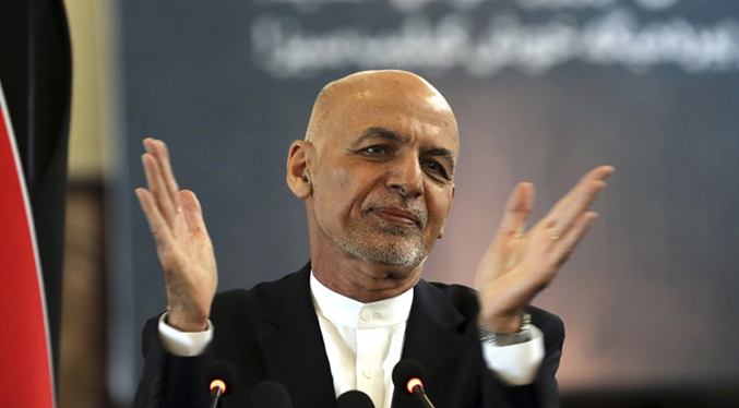 Emiratos Árabes Unidos confirma que presidente afgano está en su territorio
