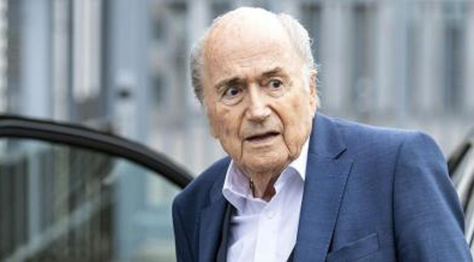 Blatter vuelve ante la justicia suiza por el pago sospechoso a Platini