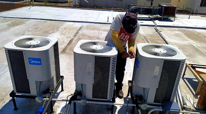 Gobernación del Zulia instala nueve toneladas de aire acondicionado en SANIPEZ