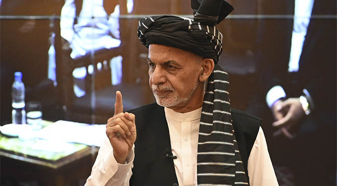 Expresidente afgano tras abandonar el país: «Los talibanes están aquí para atacar todo Kabul»