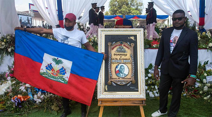 Los haitianos siguen sin saber quién mató a Moïse un mes después del magnicidio