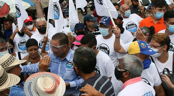 Juan Carlos Fernández recorre el centro de Maracaibo con su Fuerza Vecinal