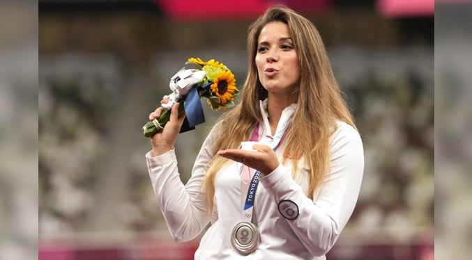 Medallista polaca ofrece su galardón olímpico para ayudar a niño enfermo