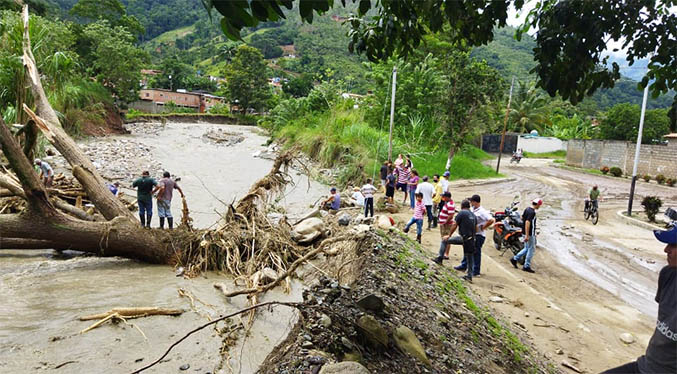 Gobernación de Mérida emite alerta tras incesantes lluvias