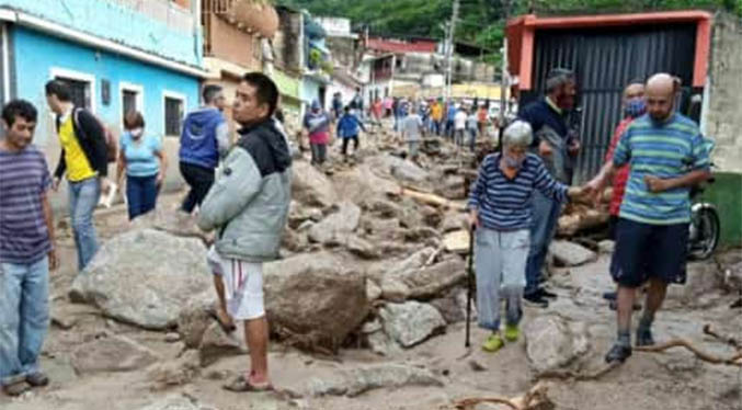 Al menos dos fallecidos por inundaciones y deslaves en municipio Tovar de Mérida