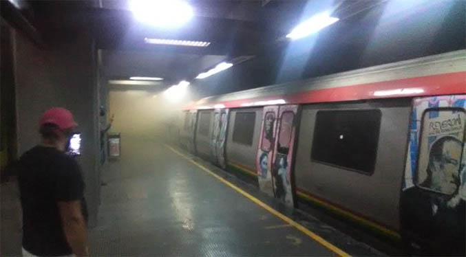 Desalojan estación del metro en Sabana Grande por cortocircuito