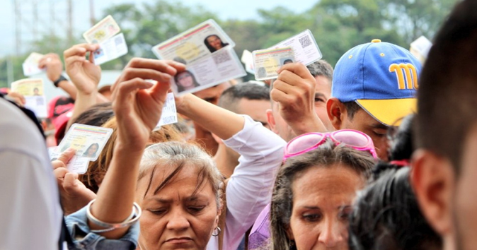 Promueven inclusión laboral de venezolanos en Colombia