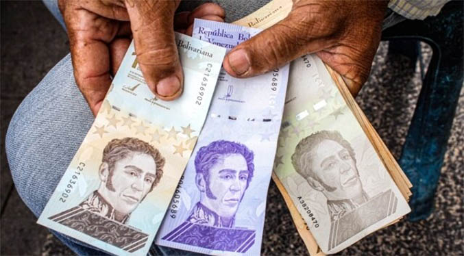 “Salir rápido del efectivo” ante anunciada reconversión en Venezuela