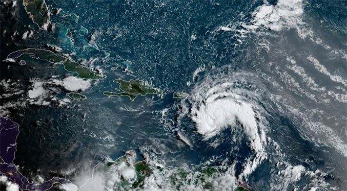 Emiten alertas por tormenta tropical en islas del Caribe