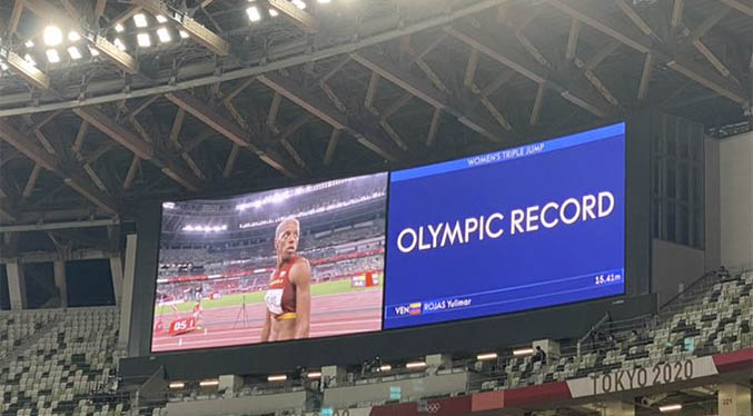 Yulimar Rojas establece récord olímpico en su primer intento en final de salto triple de JJOO