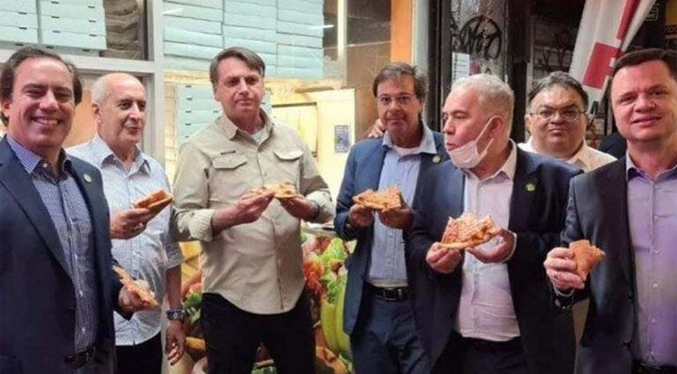 Niegan entrada a Bolsonaro en pizzería de Nueva York por no estar vacunado