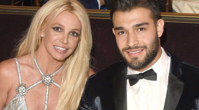 Britney Spears anuncia compromiso con Sam Asghari