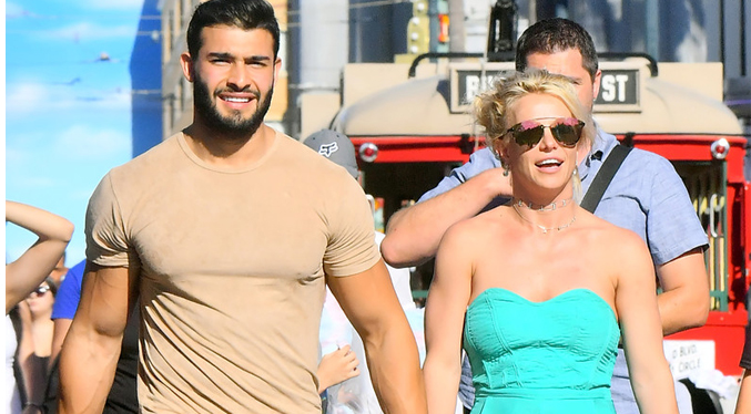 Novio de Britney Spears está en la búsqueda de un anillo de compromiso