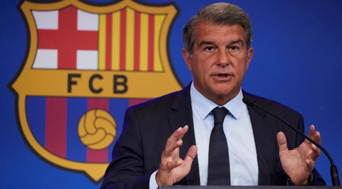 Barcelona declara 481 millones de euros de pérdidas y mantiene a Koeman