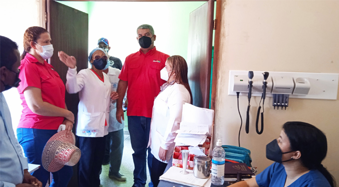 Alcalde Luis Caldera rehabilita el ambulatorio Guareira