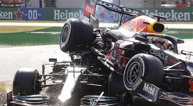 Verstappen tras aparatoso choque en el GP de Italia: Hamilton me hizo ir fuera de pista