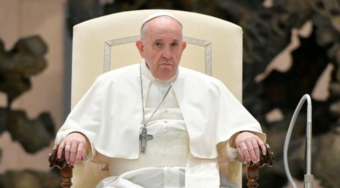 Papa Francisco critica el “abuso de poder” en los movimientos eclesiásticos