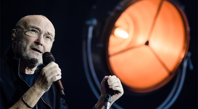 Phil Collins revela que apenas puede sostener las baquetas de su batería: “Es muy frustrante”