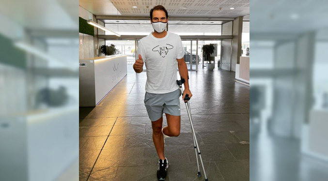 Rafael Nadal se somete a tratamiento en su lesionado pie izquierdo