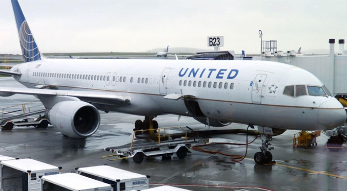 United Airlines despedirá a casi 600 trabajadores por negarse a vacunarse contra el COVID-19