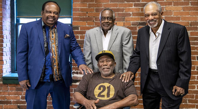 Homenaje a 1ra alineación de minorías en MLB, a 50 años